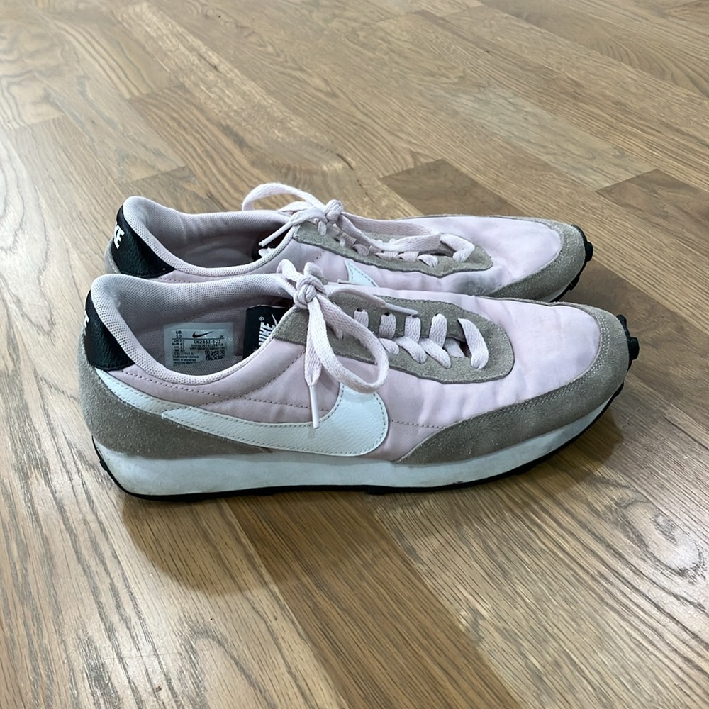 Nike Women's Daybreak Pink Barely Rose Sneakers Tennis Shoes